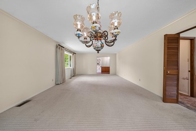 Excellent location in a well kept neighborhood. This 4/2 brick - photo 23