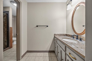 Excellent location in a well kept neighborhood. This 4/2 brick - photo 35