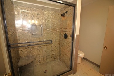 Excellent location in a well kept neighborhood. This 4/2 brick - photo 36
