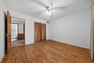 Excellent location in a well kept neighborhood. This 4/2 brick - photo 38