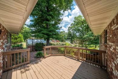 Excellent location in a well kept neighborhood. This 4/2 brick - photo 45