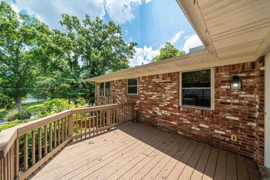 Excellent location in a well kept neighborhood. This 4/2 brick - photo 46
