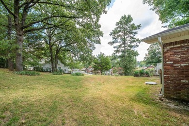 Excellent location in a well kept neighborhood. This 4/2 brick - photo 50
