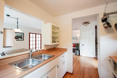 Live just a few blocks from the beach in the iconic Pleasure - photo 12