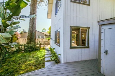 Live just a few blocks from the beach in the iconic Pleasure - photo 20