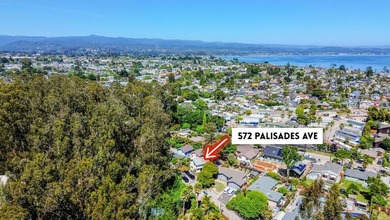 Live just a few blocks from the beach in the iconic Pleasure - photo 27