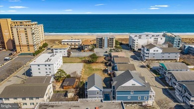 Enjoy coastal living in this sought-after ocean block home in - photo 36