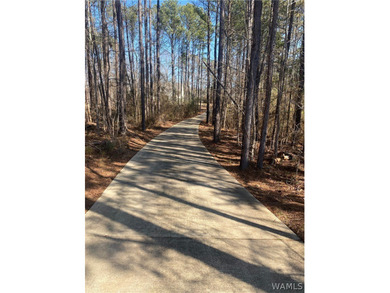 Peaceful Lake Tuscaloosa retreat on over an acre! This 3BR/2.5BA - photo 3