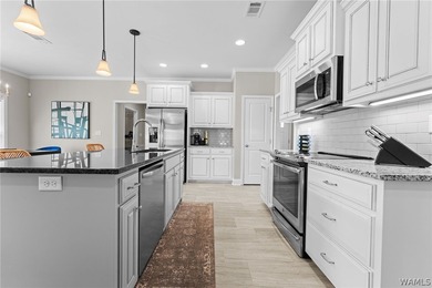 Peaceful Lake Tuscaloosa retreat on over an acre! This 3BR/2.5BA - photo 4