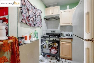 INCREDIBLE POTENTIAL!! Great Duplex w/ bonus bulding, hard to - photo 13