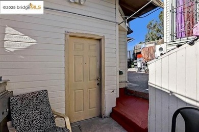 INCREDIBLE POTENTIAL!! Great Duplex w/ bonus bulding, hard to - photo 14