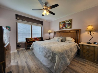 AMAZING 1800 SF BEAUTY INCLUDES A SPACIOUS, ALL SEASONS ROOM - photo 22