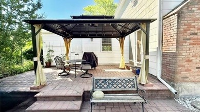 Welcome To 37 Hampton Avenue!!! This Updated Charming Colonial - photo 32