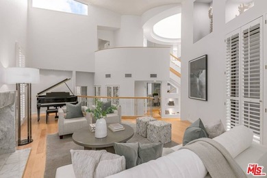 Set on more than half an acre behind the safe, secure, and - photo 4