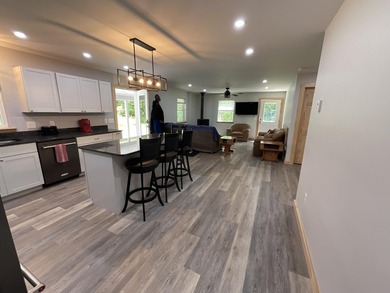 Welcome to this beautifully built 2024 ranch, thoughtfully - photo 8