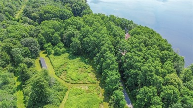 Truly one-of-a-kind dream waterfront home tucked away in the - photo 16