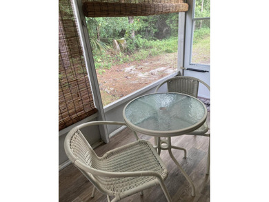 Motivated seller....Beautiful bright 2/2 villa in the very - photo 19
