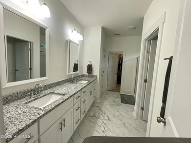DON'T MISS THIS OPPORTUNITY! This newer, gently lived in home - photo 24