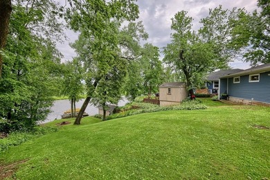 126 feet of frontage on the Wisconsin River! This updated 2 - photo 34