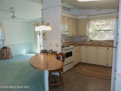 Here is a 24' x 38' Fleetwood home freshly painted light and - photo 2