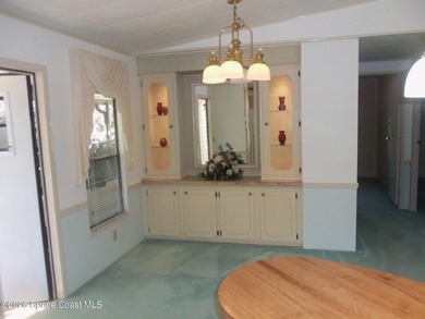 Here is a 24' x 38' Fleetwood home freshly painted light and - photo 3