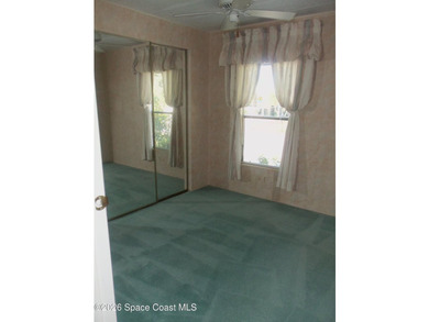 Here is a 24' x 38' Fleetwood home freshly painted light and - photo 7