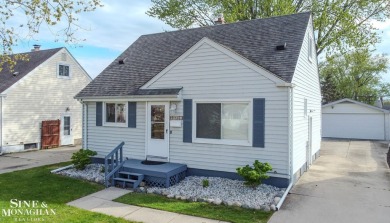 Lake Home Sale Pending in Saint Clair Shores, Michigan