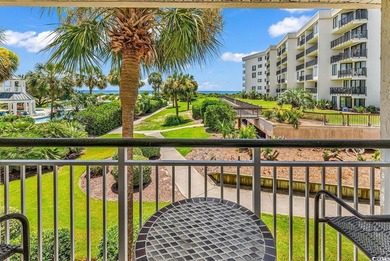 Wake up to the sound of waves and sweeping ocean views from this - photo 13
