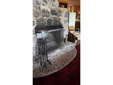 (265/DW) This is your chance to own a historic lake cabin in - photo 17