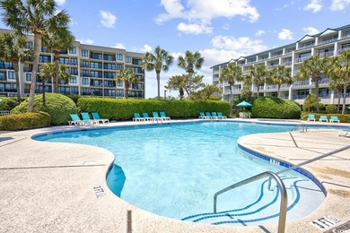 Wake up to the sound of waves and sweeping ocean views from this - photo 18