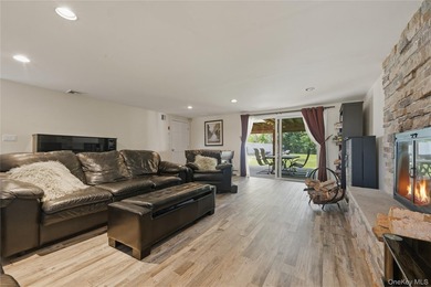 Welcome to this stunning, fully expanded and custom-designed - photo 18