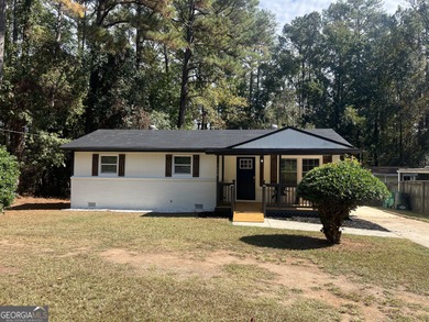 Joy Lake Home For Sale in Morrow Georgia