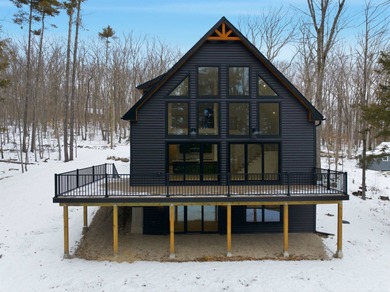 Lake Home For Sale in Tuftonboro, New Hampshire