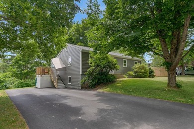 30 Melissa Drive is a fantastic opportunity to own a - photo 5