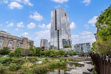 Bright contemporary 2 bedroom, 2.5 bathroom condo with