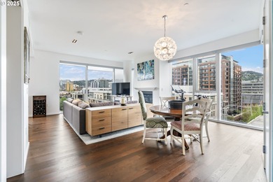 Bright contemporary 2 bedroom, 2.5 bathroom condo with