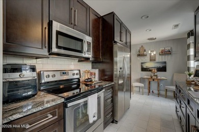 Waterfront Living at It's Finest! Welcome to this beautifully - photo 19