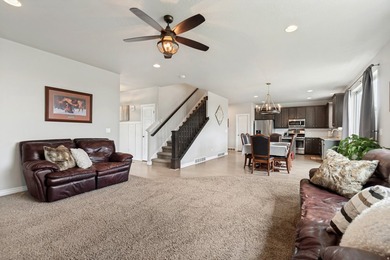 Come check out this spacious 2-story in scenic Saratoga Springs - photo 9