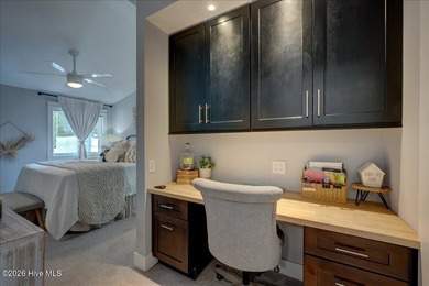 Waterfront Living at It's Finest! Welcome to this beautifully - photo 29