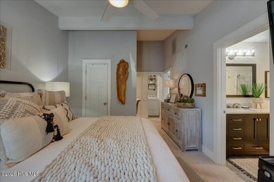 Waterfront Living at It's Finest! Welcome to this beautifully - photo 34