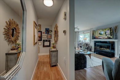 Waterfront Living at It's Finest! Welcome to this beautifully - photo 37