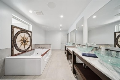 Luxury Lakefront Estate on 2.88 Acres - Lake Hudson - photo 33