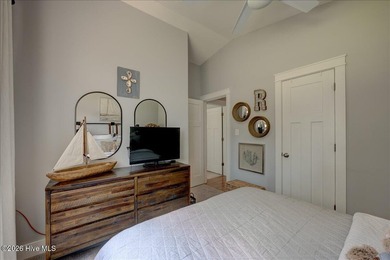 Waterfront Living at It's Finest! Welcome to this beautifully - photo 39