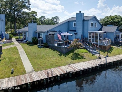 Waterfront Living at It's Finest! Welcome to this beautifully - photo 43