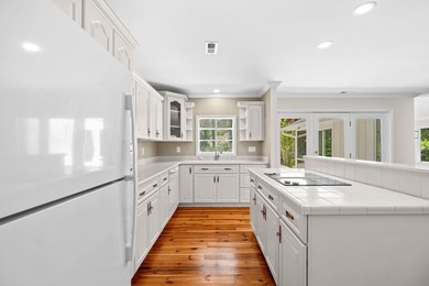 Uncommon opportunity in River Oaks Estates, off Waverly Road - photo 13