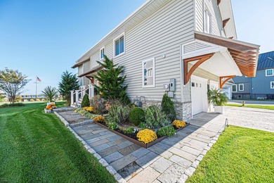 Bayfront boaters' paradise. Welcome to 1411 East Shore - photo 14
