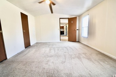 Tired of neighbors breathing down your neck? Welcome to 212 - photo 14