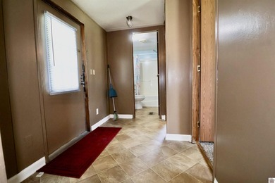 Tired of neighbors breathing down your neck? Welcome to 212 - photo 16
