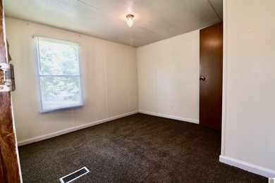 Tired of neighbors breathing down your neck? Welcome to 212 - photo 21
