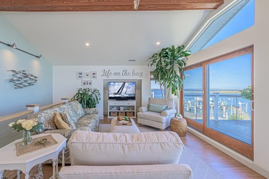 Bayfront boaters' paradise. Welcome to 1411 East Shore - photo 36